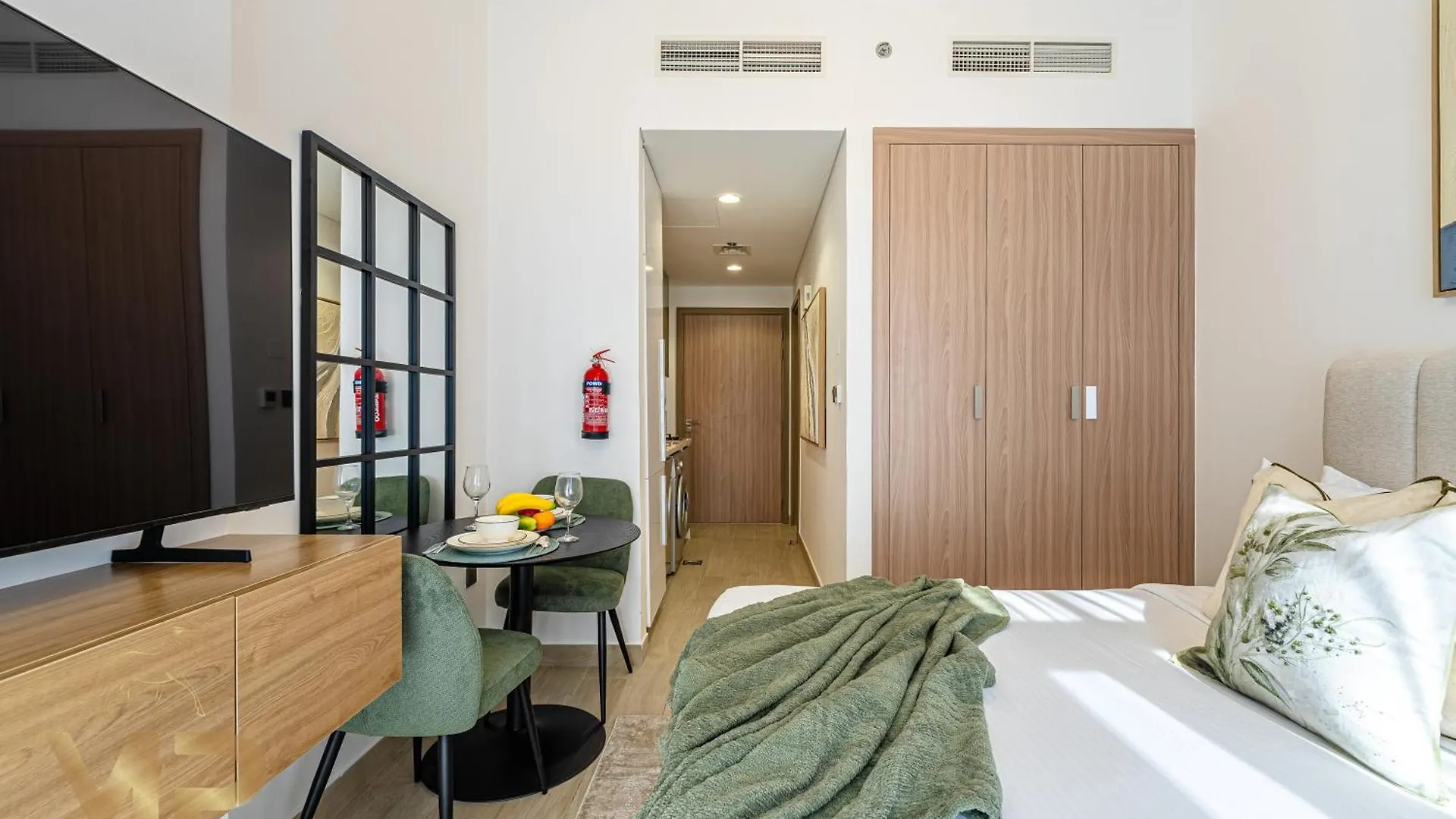Apartment Marcopolo - Chic Studio Huge Balcony & Top-Notch Amenities Dubai
